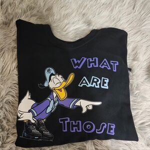 DISNEY THEME GRAPHIC SWEATSHIRT